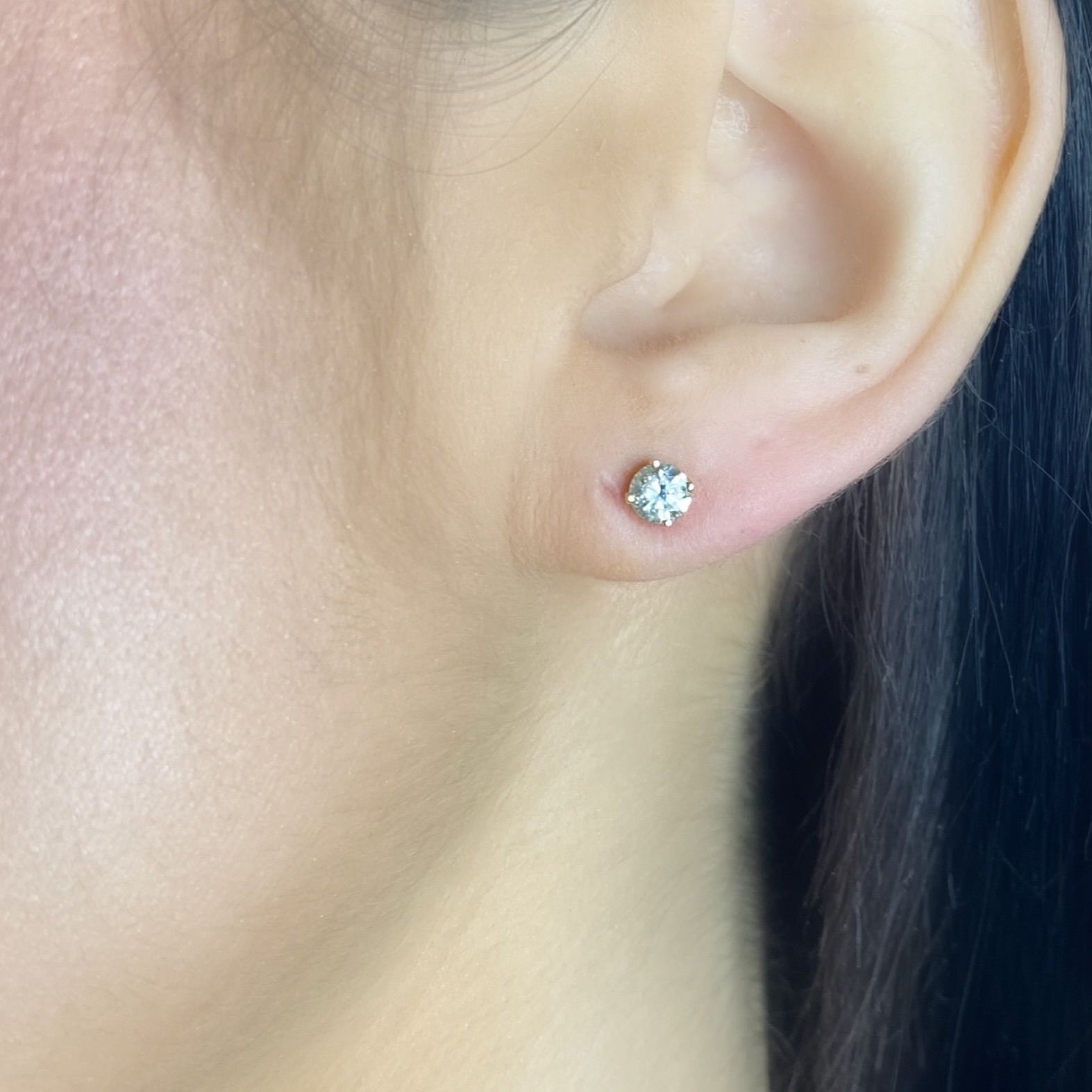 14k YG Dia Earrings 0.8ctw 0.5dwt