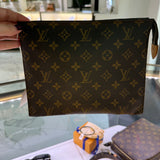 Louis Vuitton Tolietry Pouch 26 Monogram Handbag