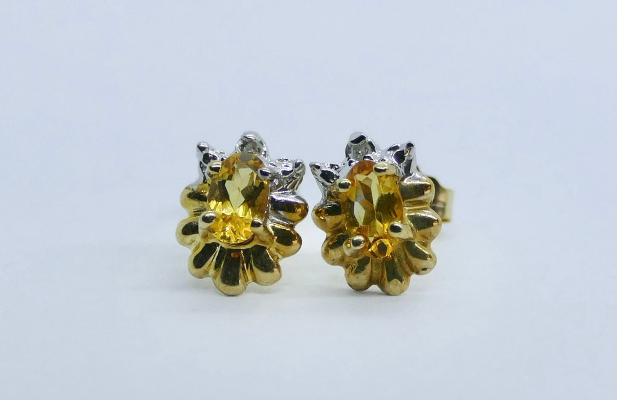 10k YG Dia & Citrine Earrings 0.3ctw 0.8dwt
