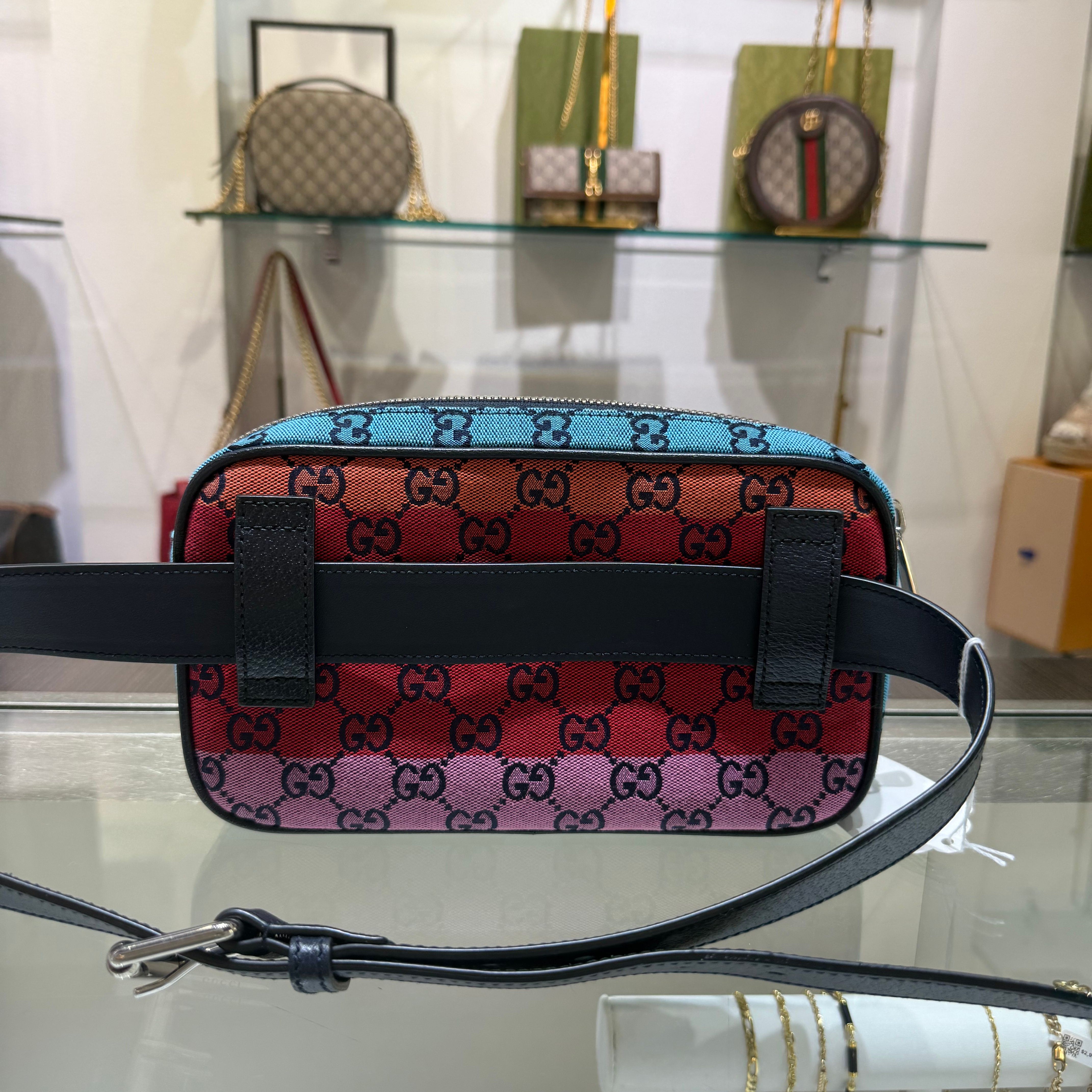 Gucci 493930 Supreme Belt Bag
