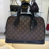 Louis Vuitton Monogram Dora Mm Handbag