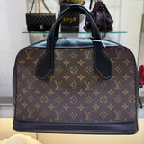 Louis Vuitton Monogram Dora Mm Handbag